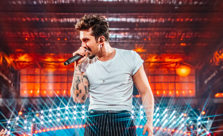 Luan Santana lança Parte 2 de “Registro Histórico” e anuncia abertura de vendas para grande show no Allianz Parque